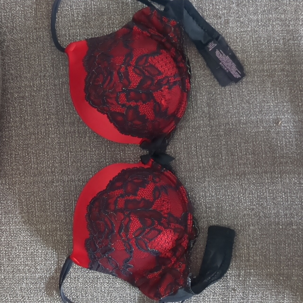 Victoria's Secret Very Sexy Plunge 32DD
